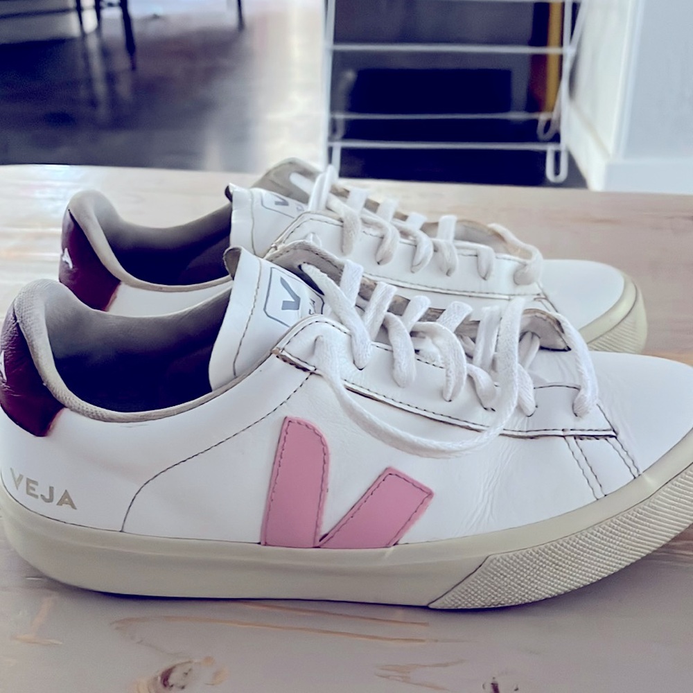 VEJA
Campo Bicolor Low-Top Sneakers